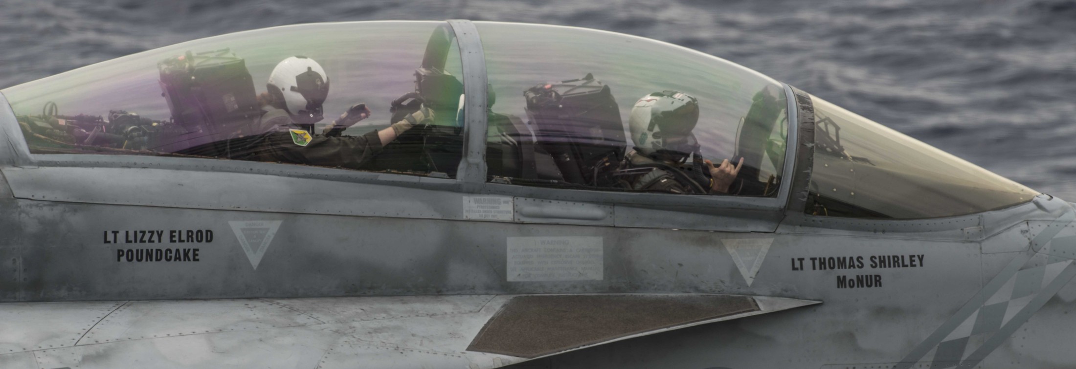 vfa-102 diamondbacks strike fighter squadron f/a-18f super hornet cvw-5 cvn-76 uss ronald reagan cockpit 28