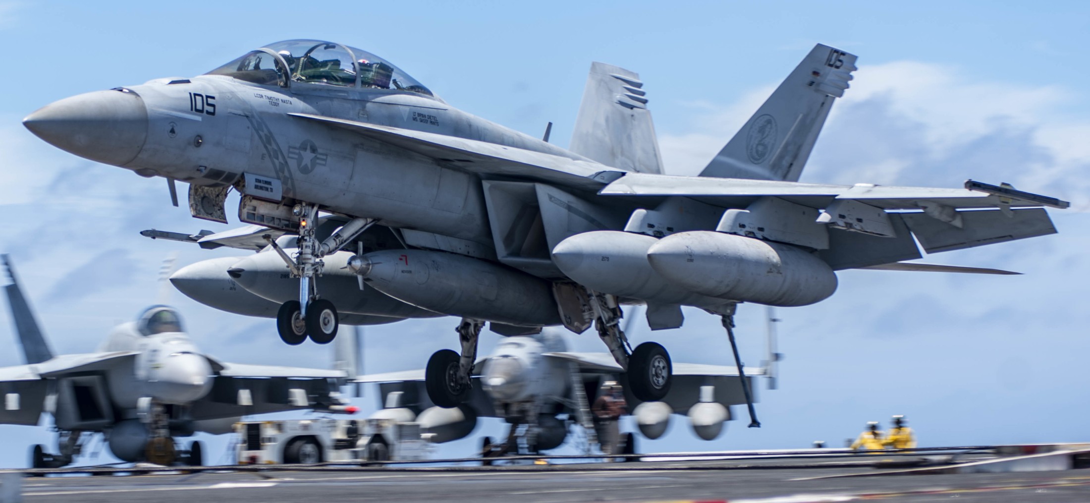 vfa-102 diamondbacks strike fighter squadron f/a-18f super hornet cvw-5 cvn-76 uss ronald reagan 33