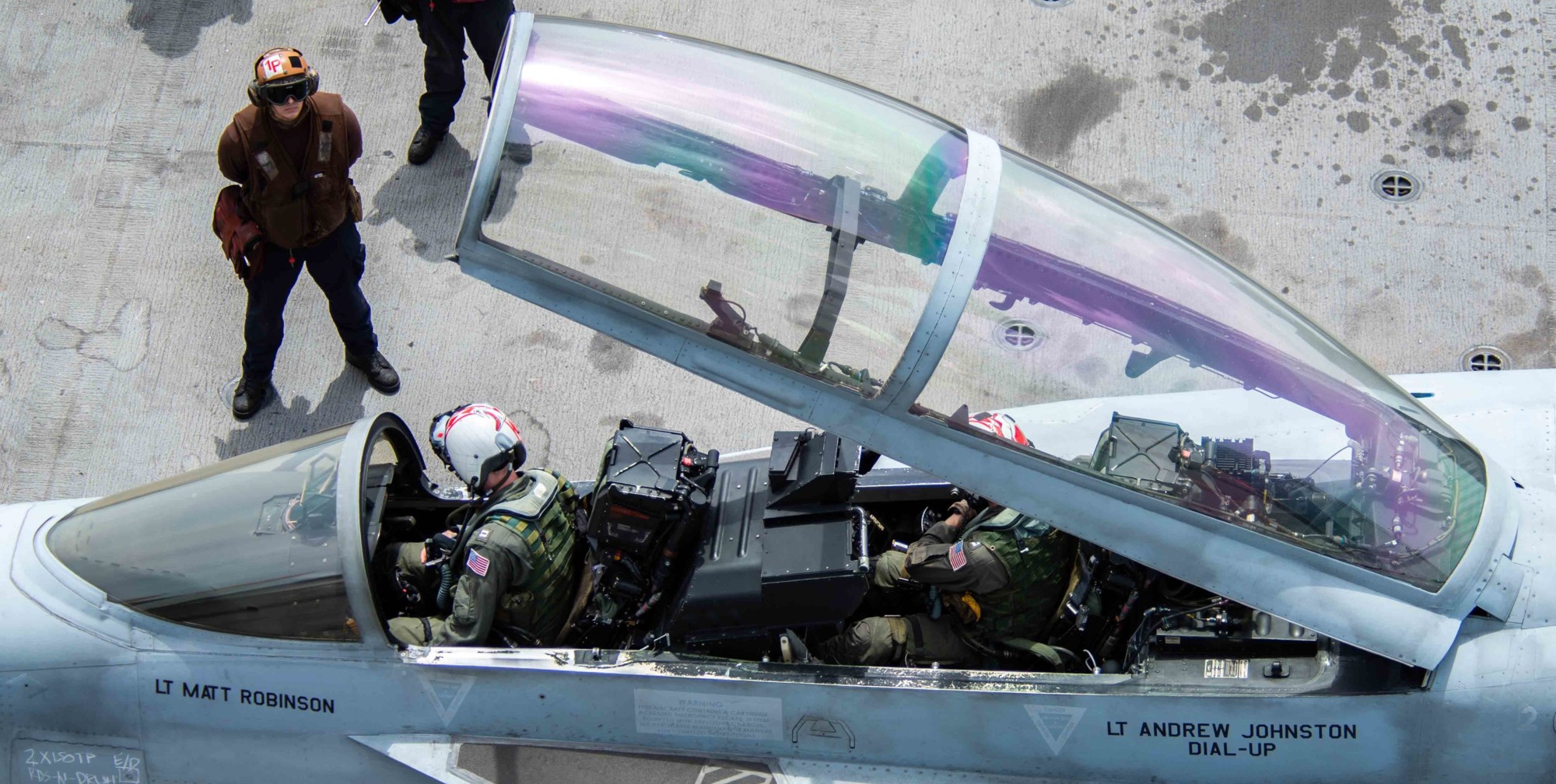 vfa-102 diamondbacks strike fighter squadron f/a-18f super hornet cvw-5 cvn-76 uss ronald reagan cockpit 34