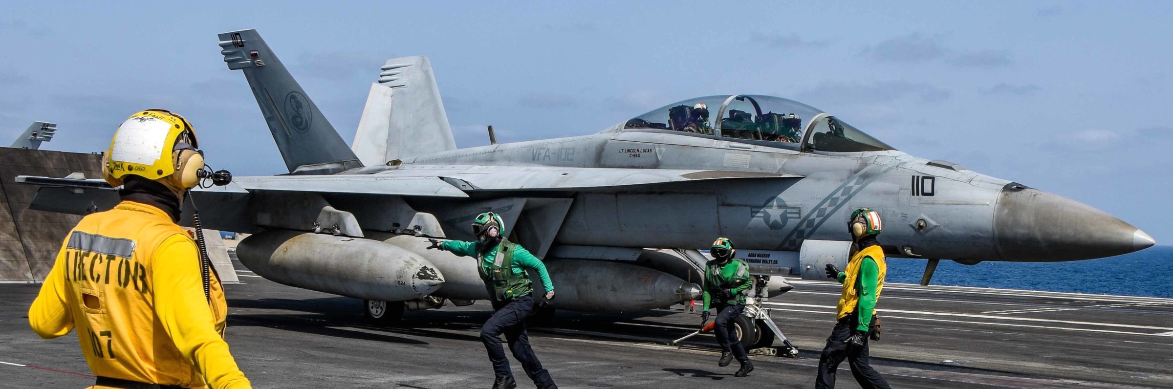 vfa-102 diamondbacks strike fighter squadron f/a-18f super hornet cvw-5 cvn-76 uss ronald reagan 35