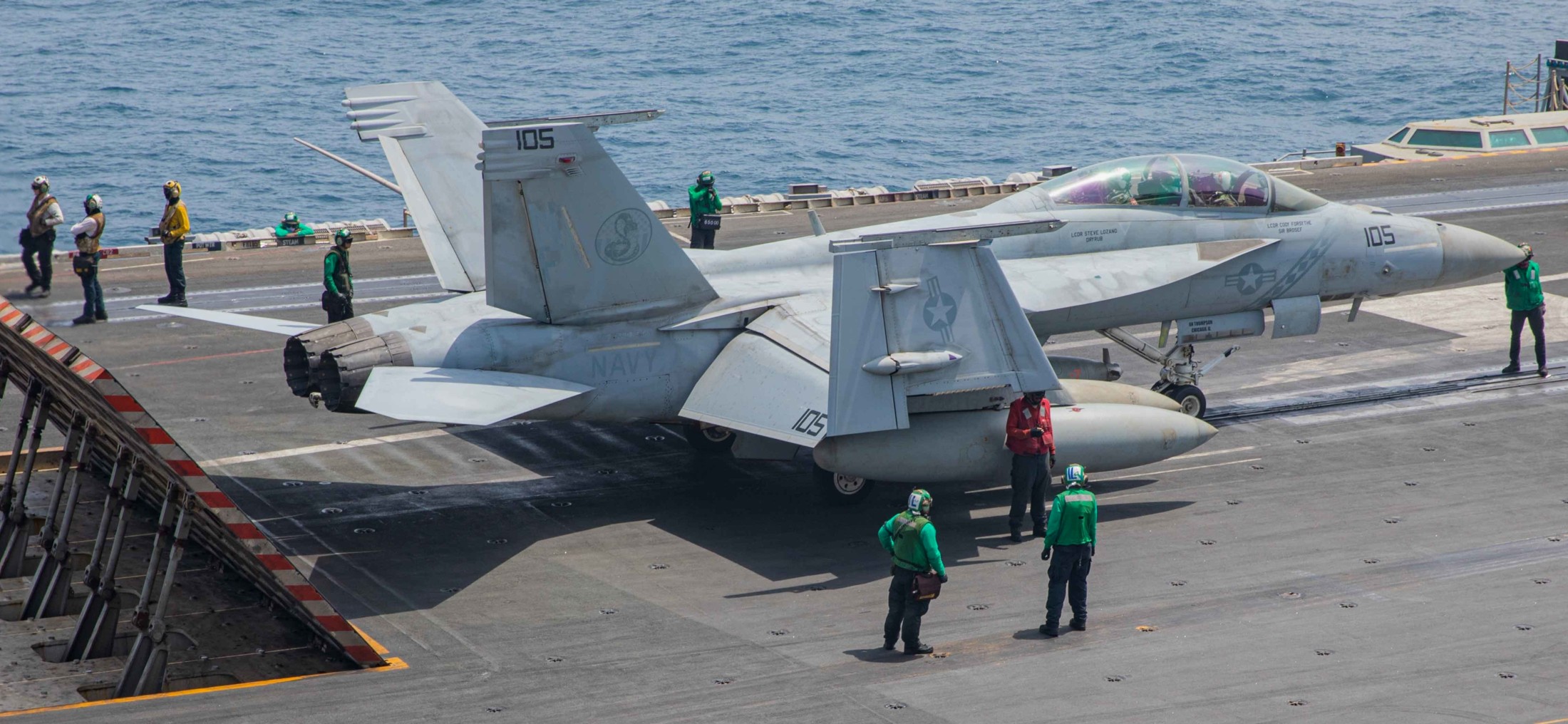 vfa-102 diamondbacks strike fighter squadron f/a-18f super hornet cvw-5 cvn-76 uss ronald reagan 40