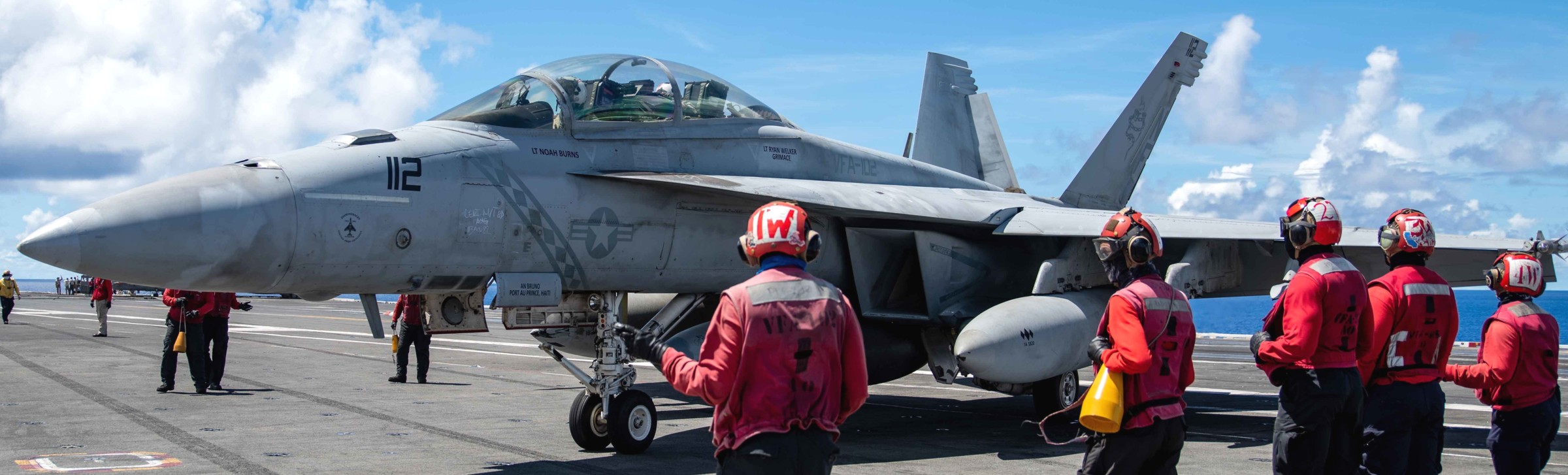 vfa-102 diamondbacks strike fighter squadron f/a-18f super hornet cvw-5 cvn-76 uss ronald reagan 52