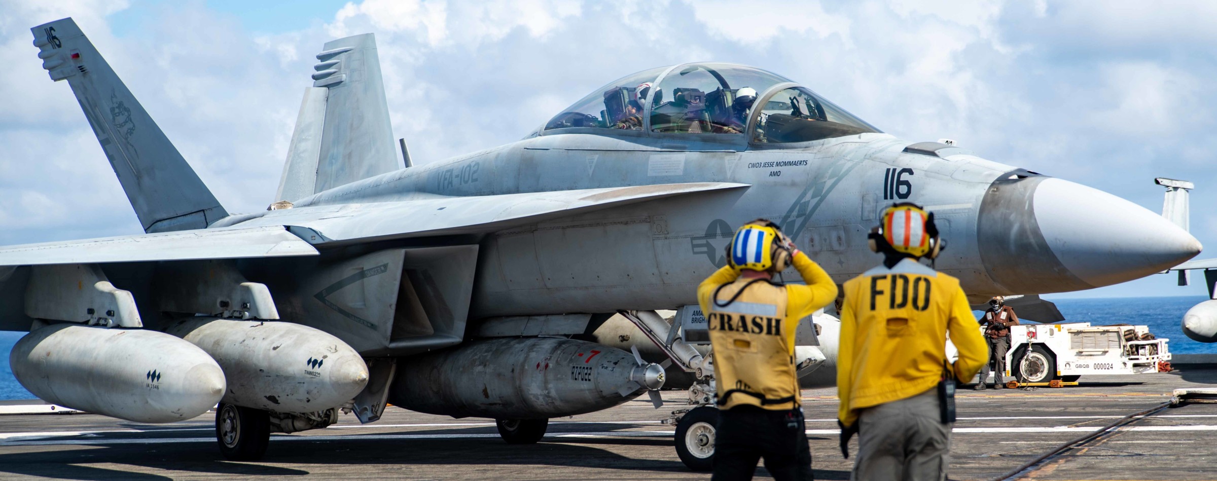 vfa-102 diamondbacks strike fighter squadron f/a-18f super hornet cvw-5 cvn-76 uss ronald reagan 55