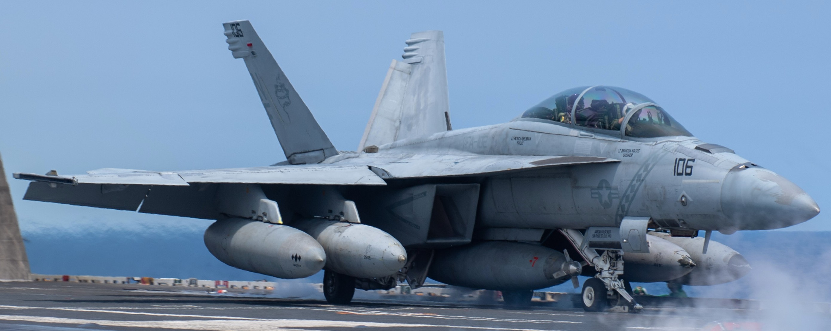 vfa-102 diamondbacks strike fighter squadron f/a-18f super hornet cvw-5 cvn-76 uss ronald reagan 71