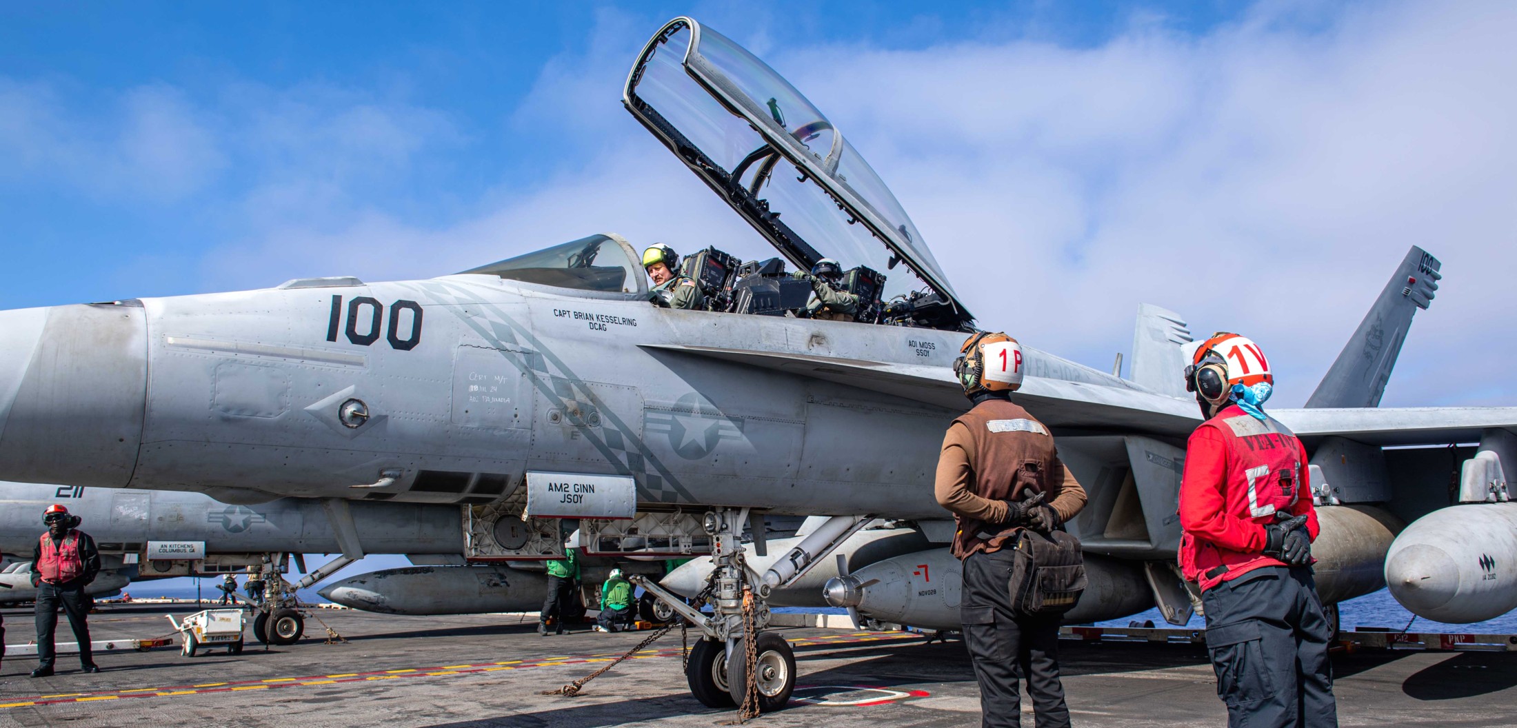 vfa-102 diamondbacks strike fighter squadron f/a-18f super hornet cvw-5 cvn-76 uss ronald reagan 72