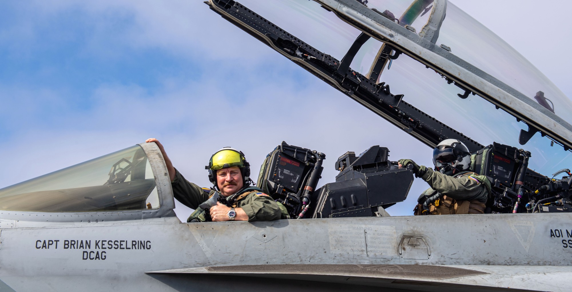 vfa-102 diamondbacks strike fighter squadron f/a-18f super hornet cvw-5 cvn-76 uss ronald reagan cockpit 73