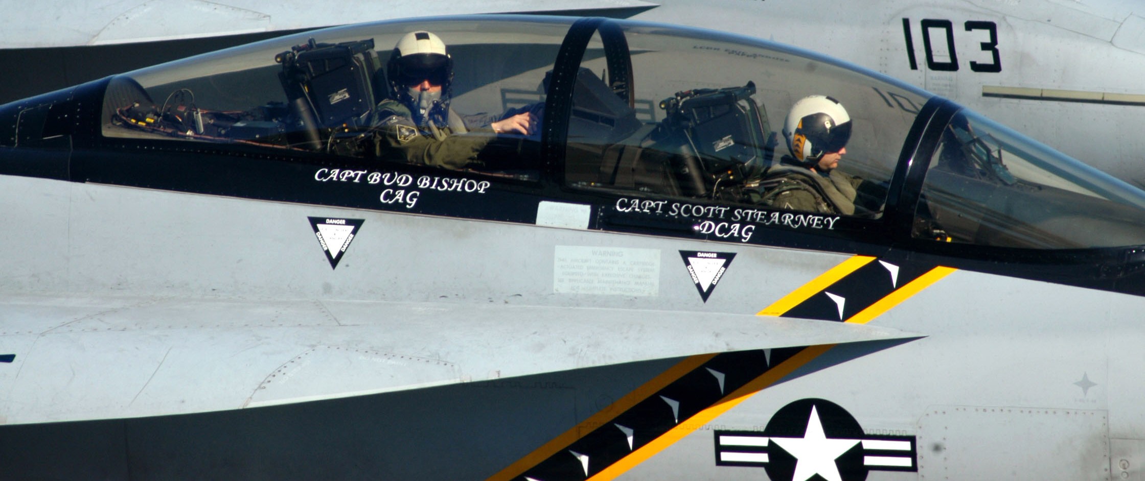 vfa-103 jolly rogers strike fighter squadron f/a-18f super hornet cvw-7 cvn-69 uss dwight d. eisenhower cockpit 04