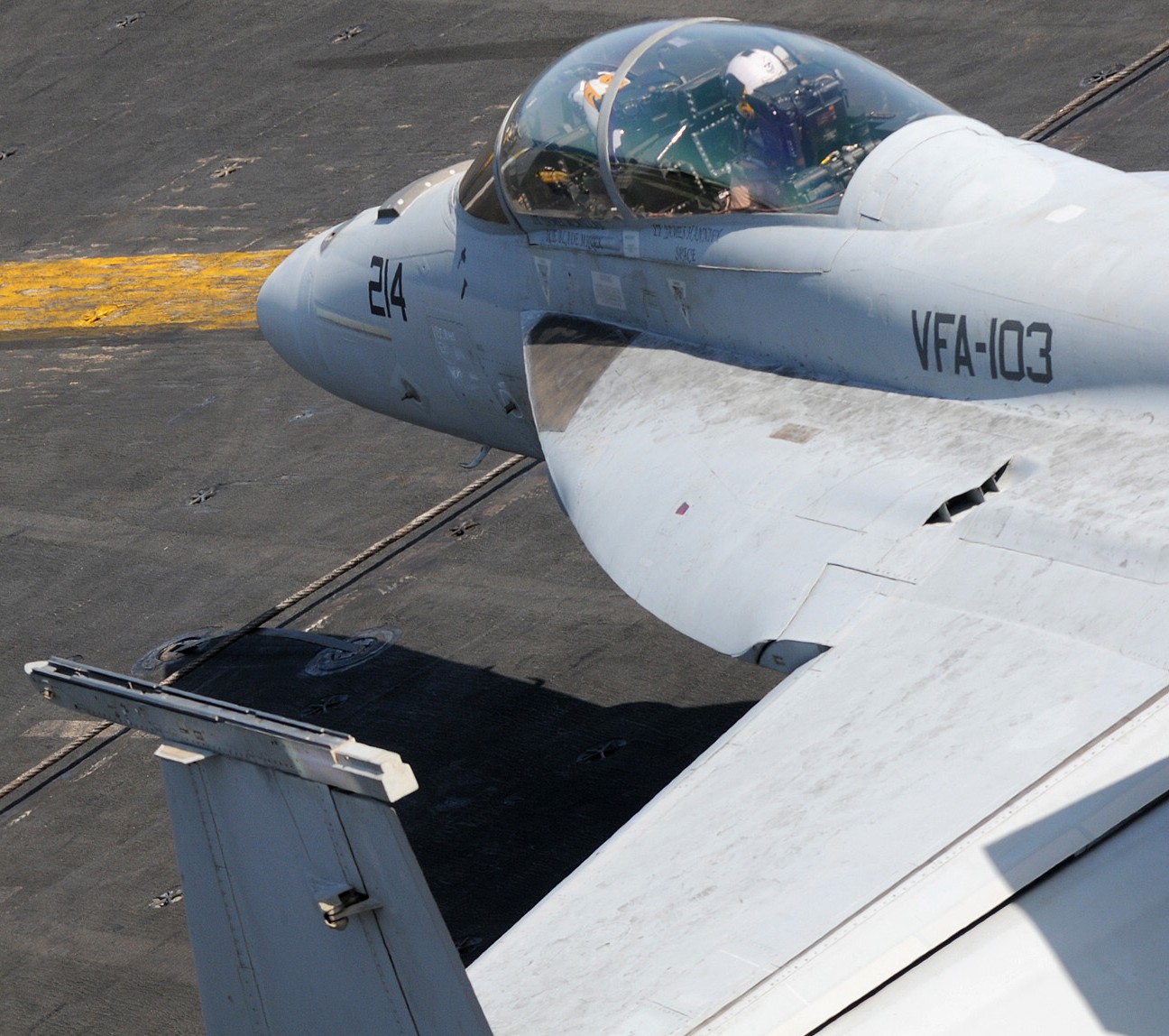 vfa-103 jolly rogers strike fighter squadron f/a-18f super hornet cvw-7 cvn-69 uss dwight d. eisenhower cockpit view 15