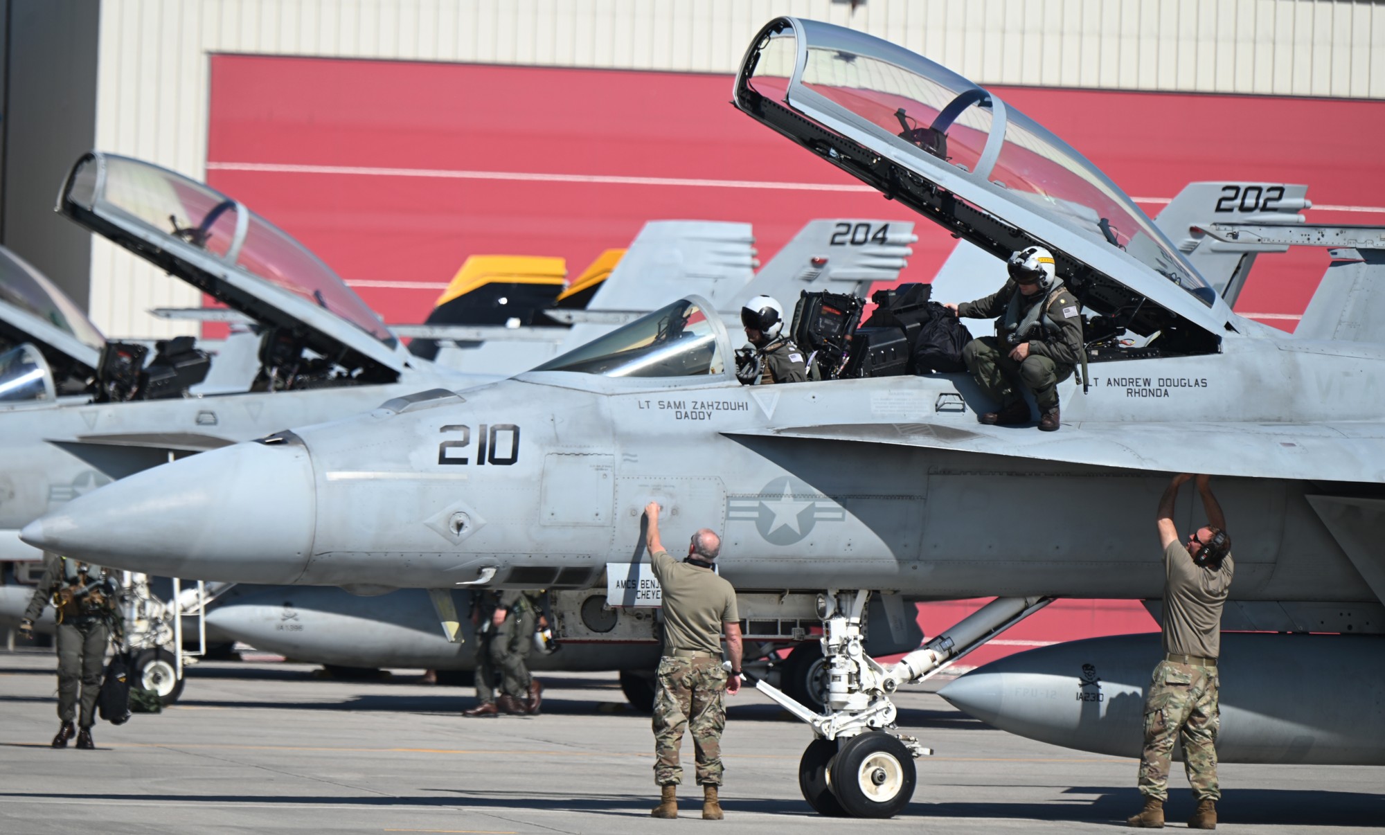 vfa-103 jolly rogers strike fighter squadron f/a-18f super hornet cvw-7 fargo north dakota 67