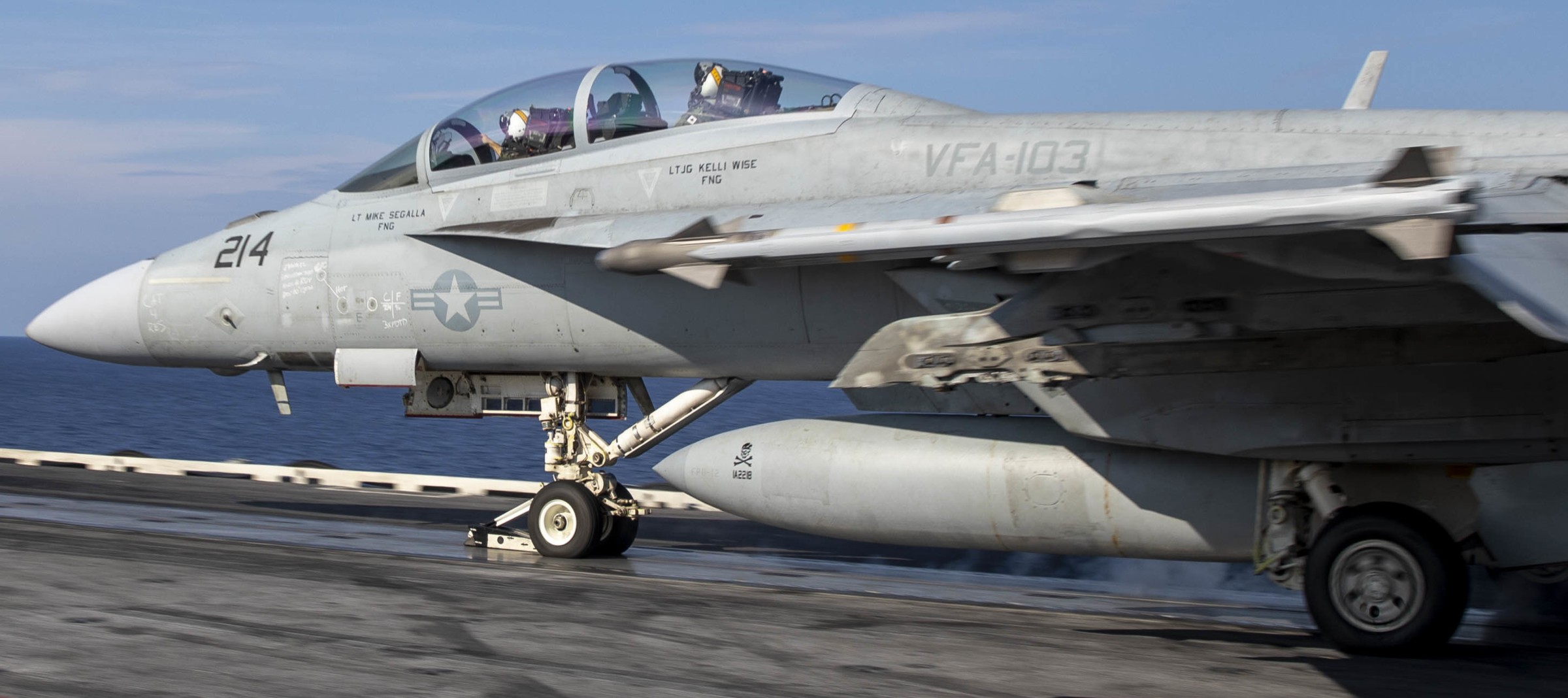 vfa-103 jolly rogers strike fighter squadron f/a-18f super hornet cvw-7 cvn-77 uss george h. w. bush 82