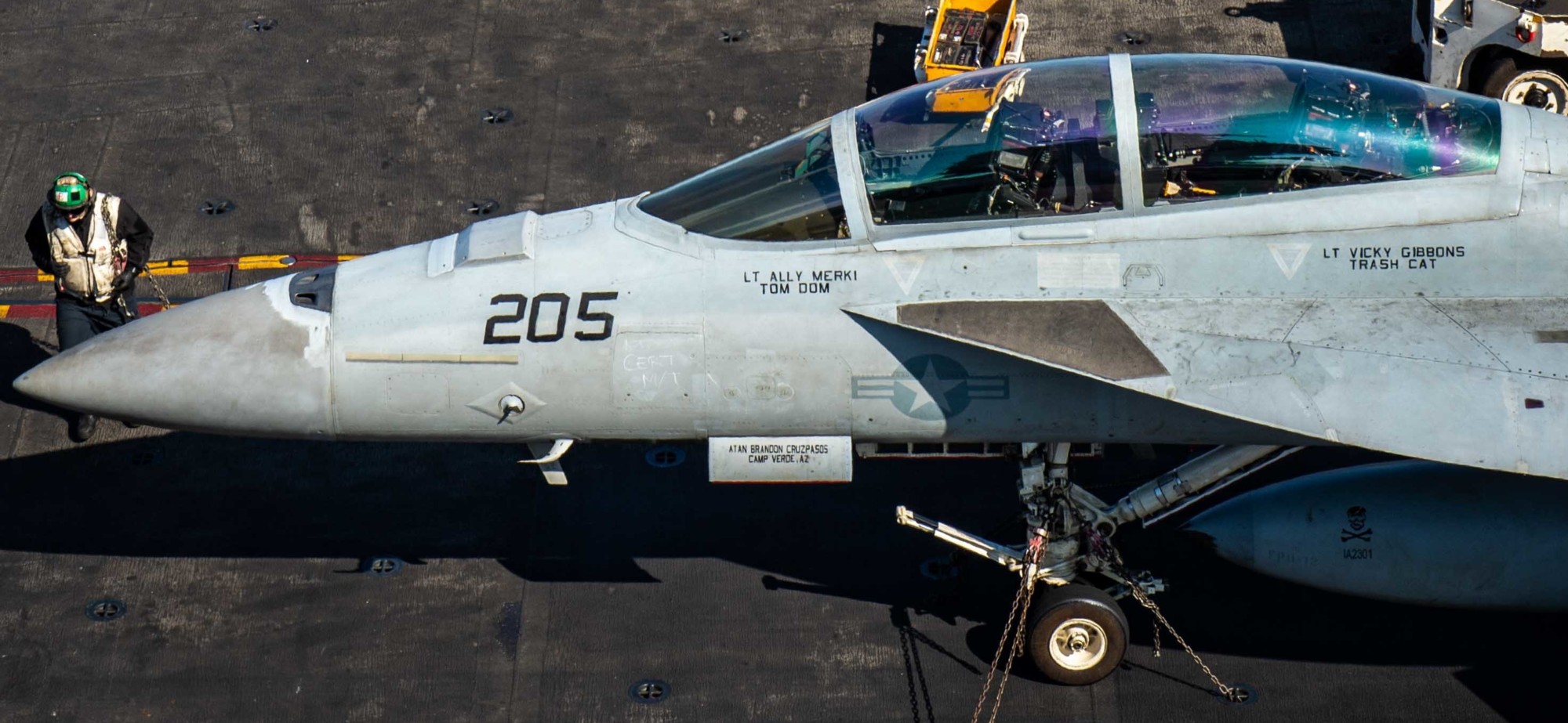 vfa-103 jolly rogers strike fighter squadron f/a-18f super hornet cvw-7 cvn-77 uss george h. w. bush cockpit 94