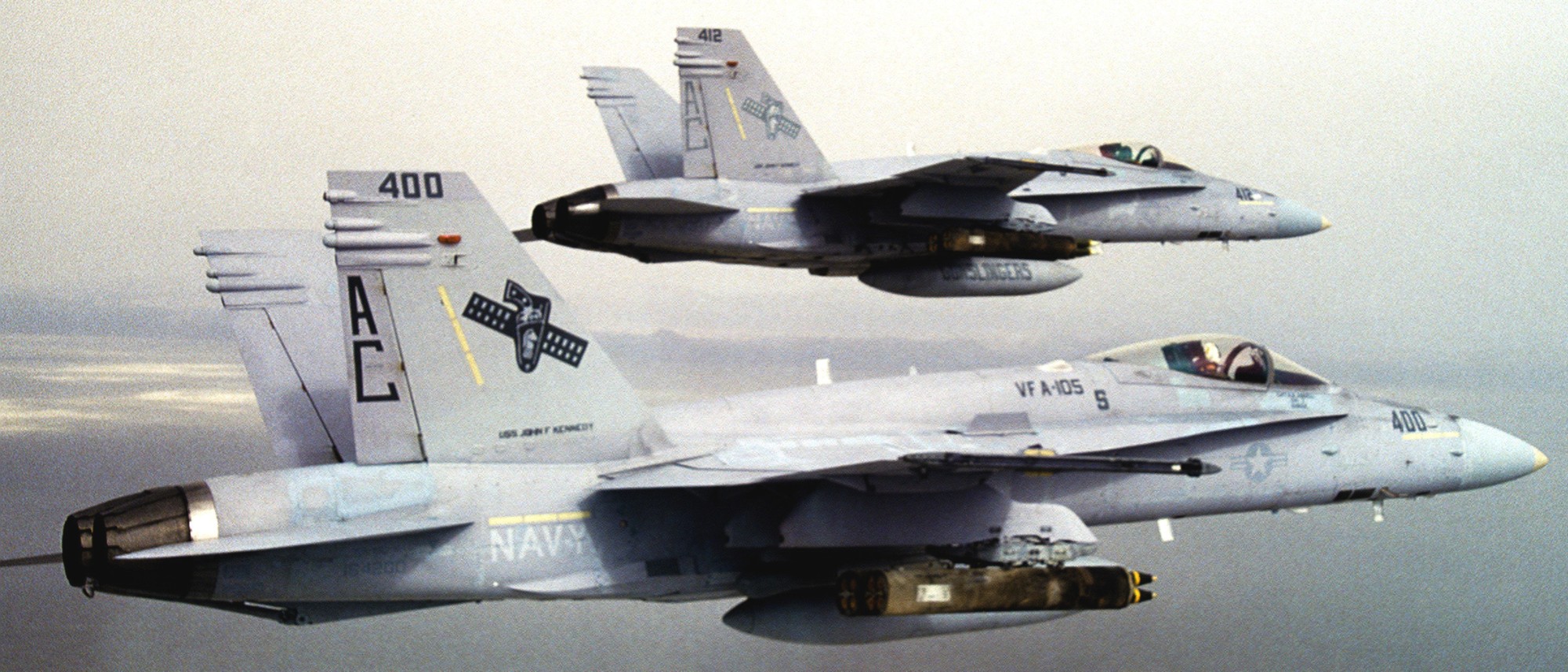 vfa-105 gunslingers strike fighter squadron f/a-18c hornet cvw-3 cv-67 uss john f. kennedy 04