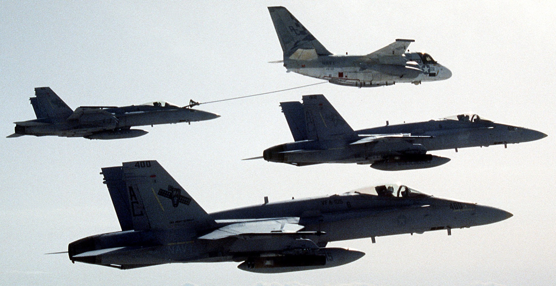 vfa-105 gunslingers strike fighter squadron f/a-18c hornet cvw-3 cv-67 uss john f. kennedy 1992 05