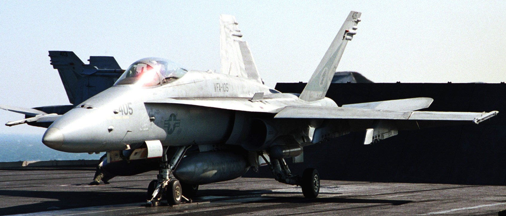 vfa-105 gunslingers strike fighter squadron f/a-18c hornet cvw-3 cvn-75 uss harry s. truman 2001 14