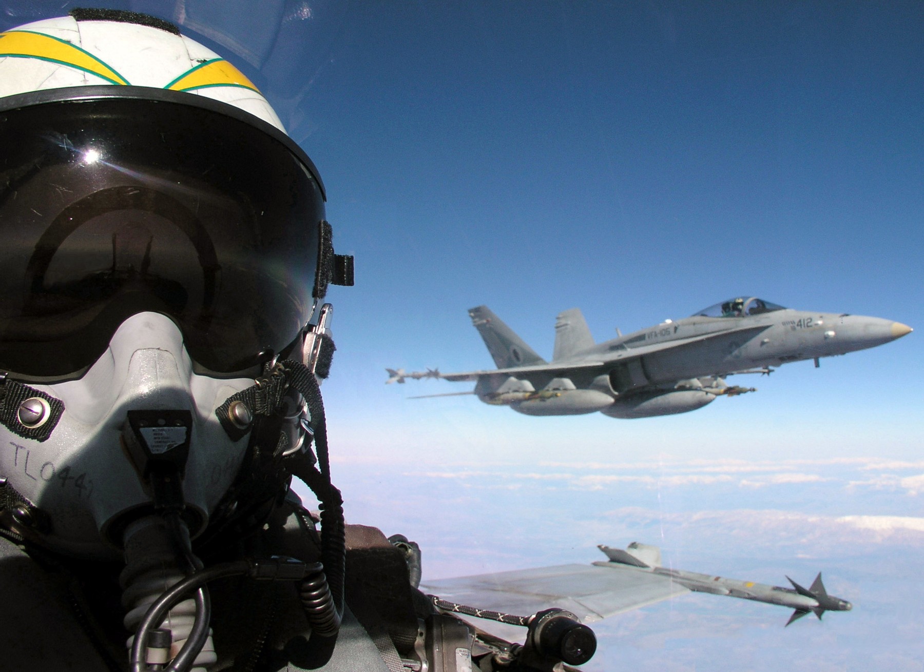 vfa-105 gunslingers strike fighter squadron f/a-18c hornet cvw-3 cvn-75 uss harry s. truman 17