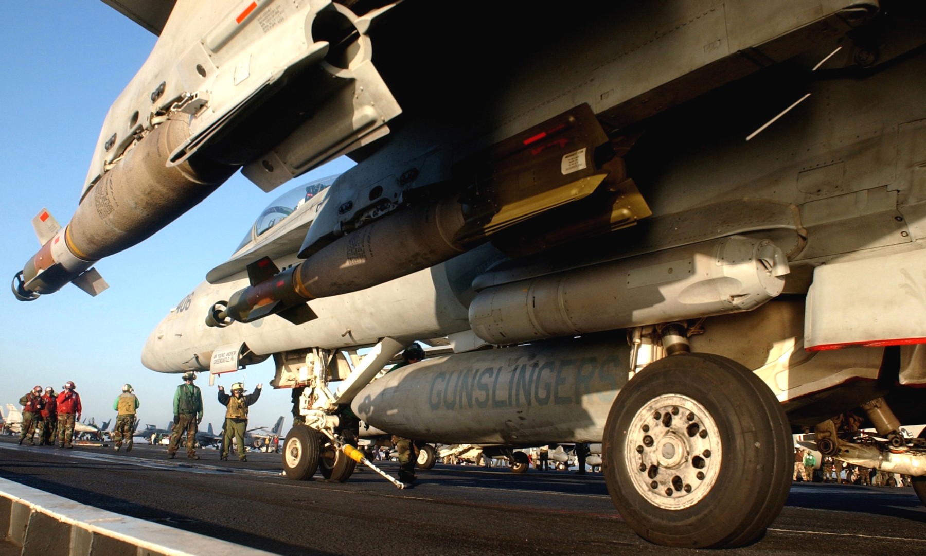 vfa-105 gunslingers strike fighter squadron f/a-18c hornet cvw-3 cvn-75 uss harry s. truman 36