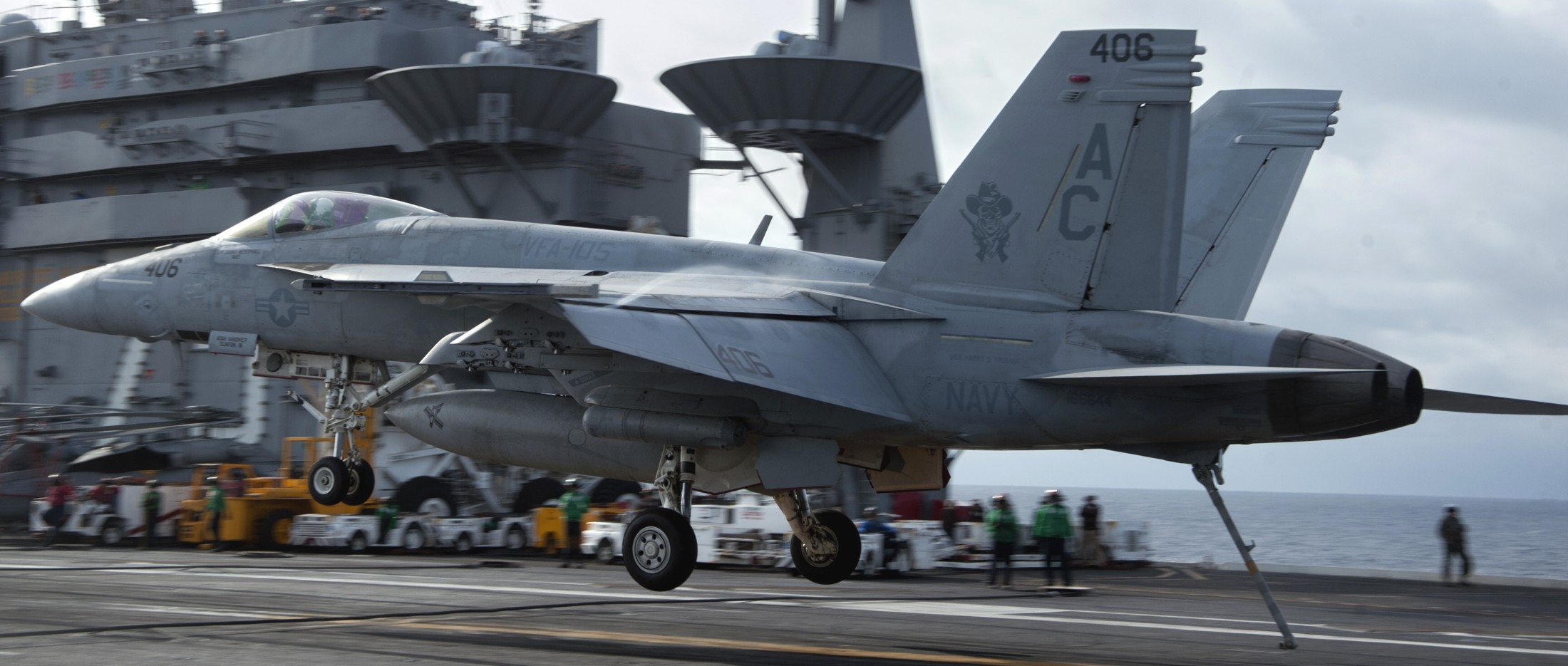 vfa-105 gunslingers strike fighter squadron f/a-18e super hornet cvw-3 cvn-75 uss harry s. truman 53