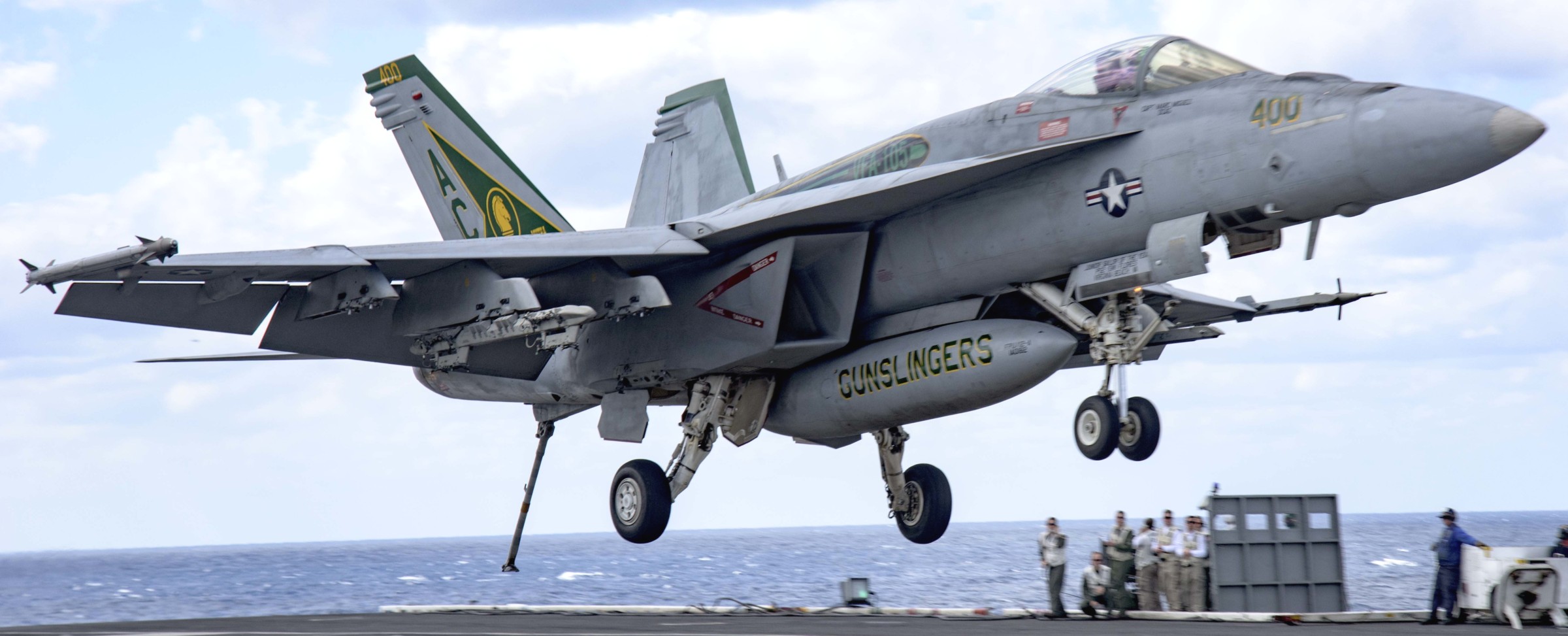 vfa-105 gunslingers strike fighter squadron f/a-18e super hornet cvw-3 cvn-69 uss dwight d. eisenhower 72