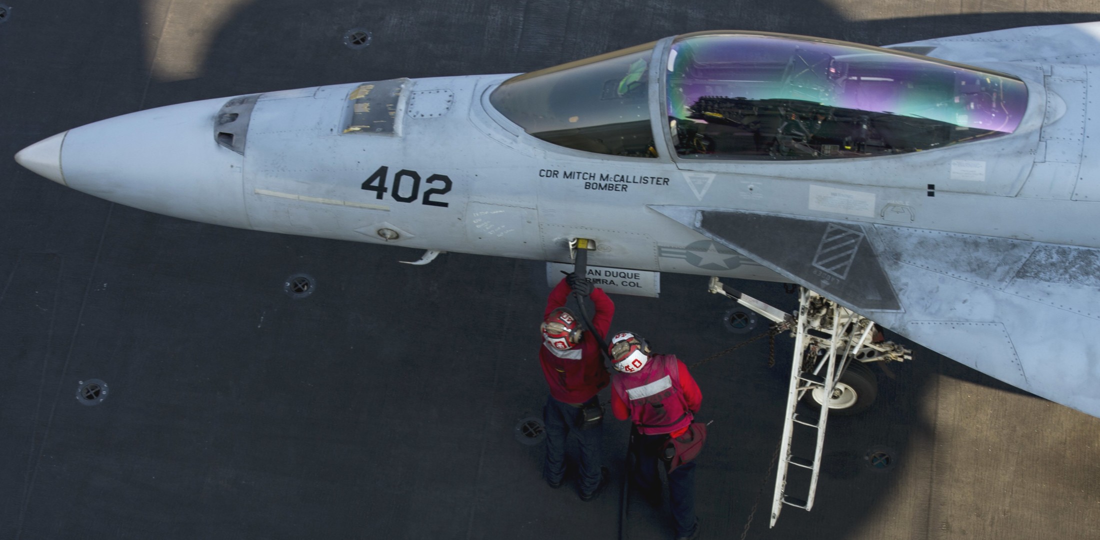 vfa-105 gunslingers strike fighter squadron f/a-18e super hornet cvw-3 cvn-69 uss dwight d. eisenhower cockpit 81