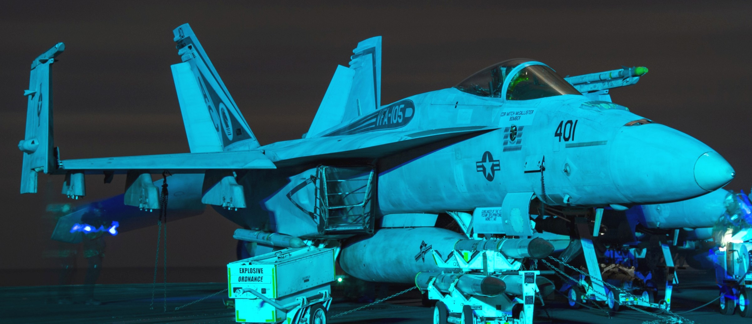 vfa-105 gunslingers strike fighter squadron f/a-18e super hornet cvw-3 cvn-69 uss dwight d. eisenhower 89