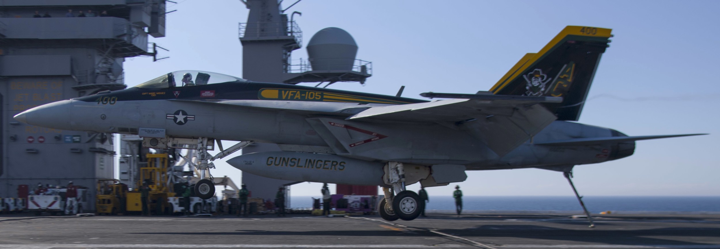 vfa-105 gunslingers strike fighter squadron f/a-18e super hornet cvw-3 cvn-69 uss dwight d. eisenhower 92