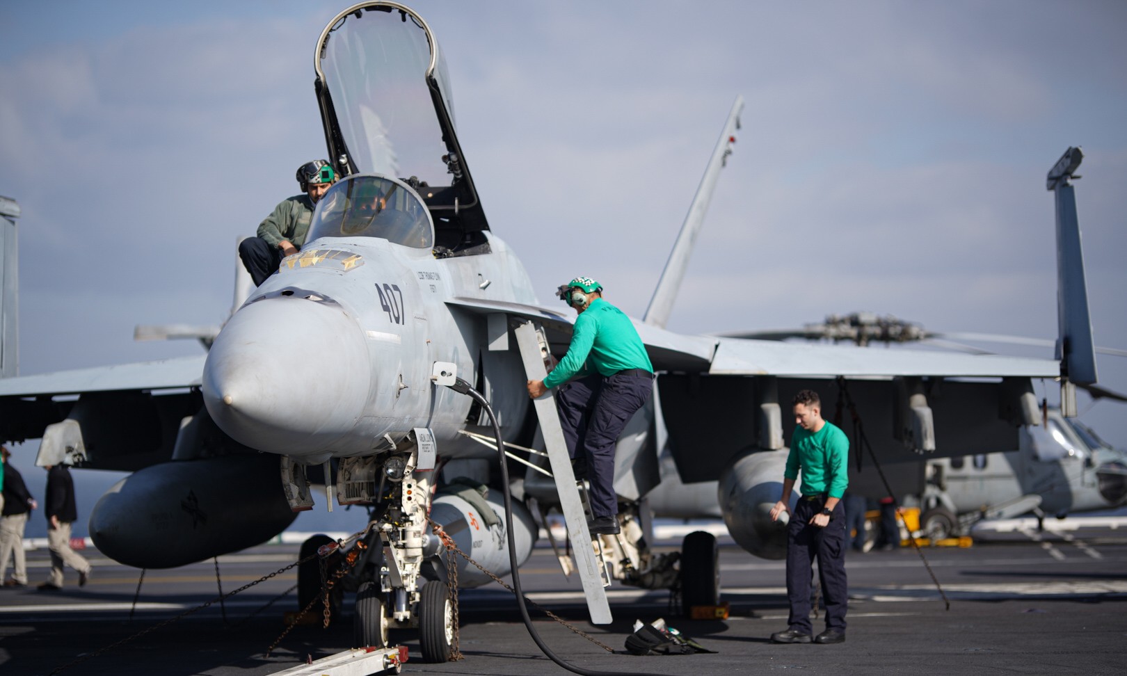 vfa-105 gunslingers strike fighter squadron f/a-18e super hornet cvw-3 cvn-69 uss dwight d. eisenhower 111