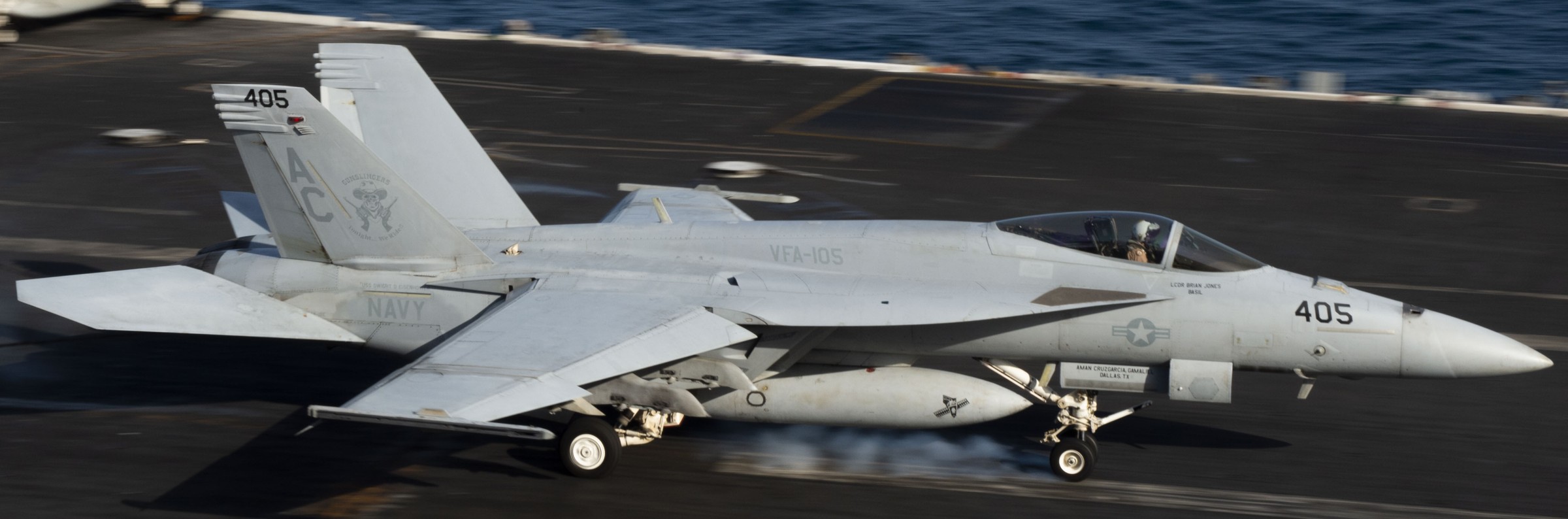 vfa-105 gunslingers strike fighter squadron f/a-18e super hornet cvw-3 cvn-69 uss dwight d. eisenhower 113