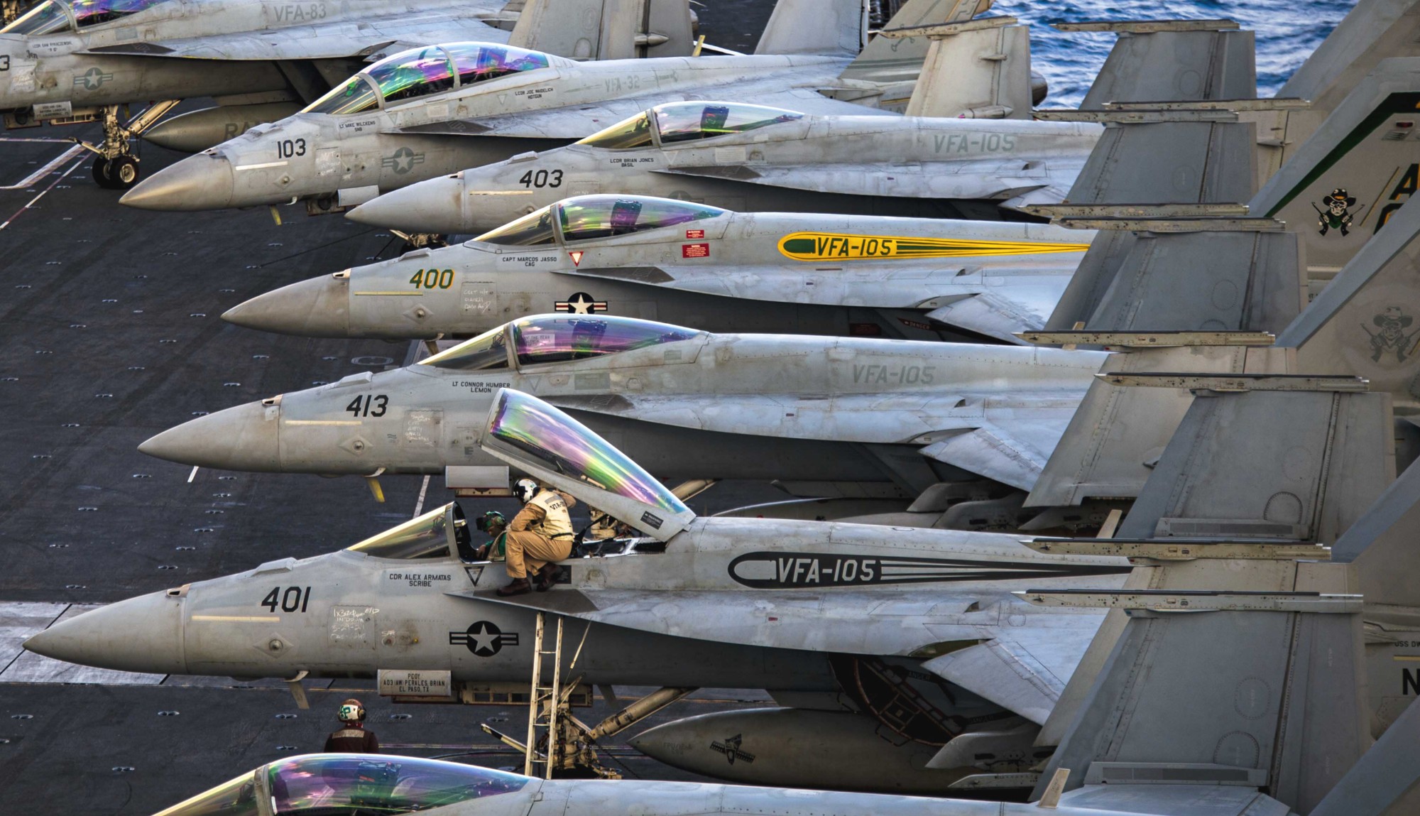 vfa-105 gunslingers strike fighter squadron f/a-18e super hornet cvw-3 cvn-69 uss dwight d. eisenhower 119