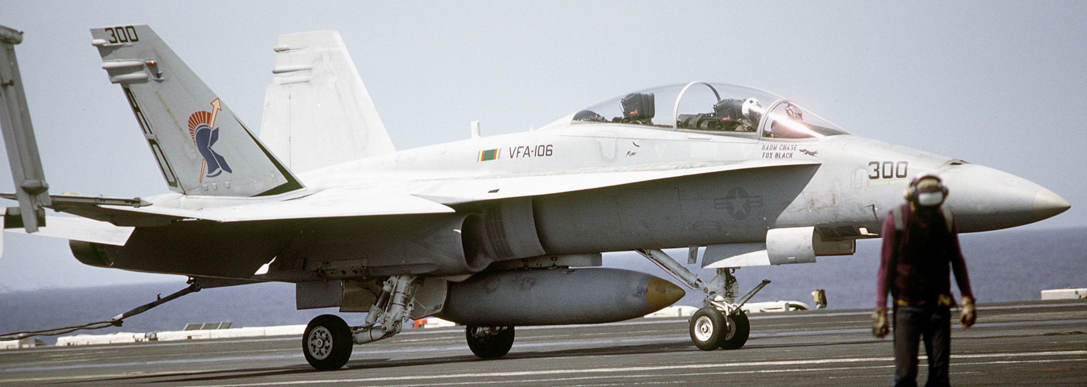 vfa-106 gladiators strike fighter squadron f/a-18b hornet  uss dwight d. eisenhower 1987 95