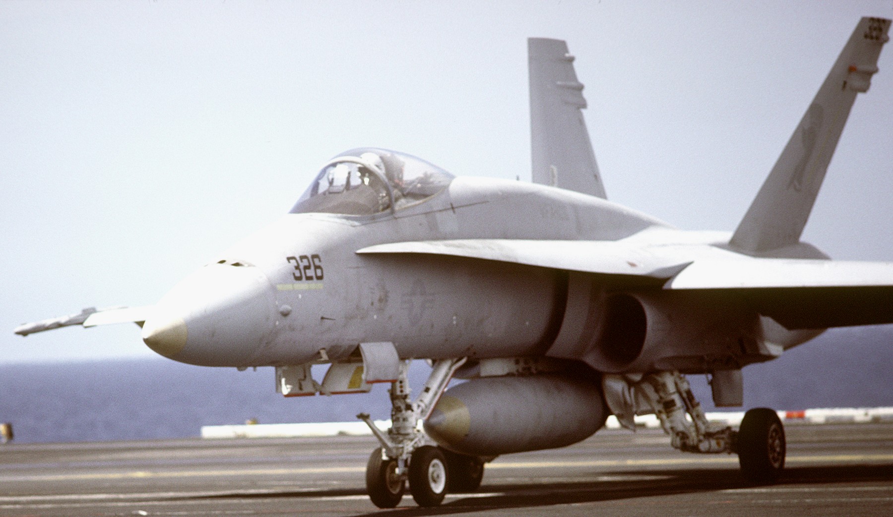 vfa-106 gladiators strike fighter squadron f/a-18a hornet 1987 96