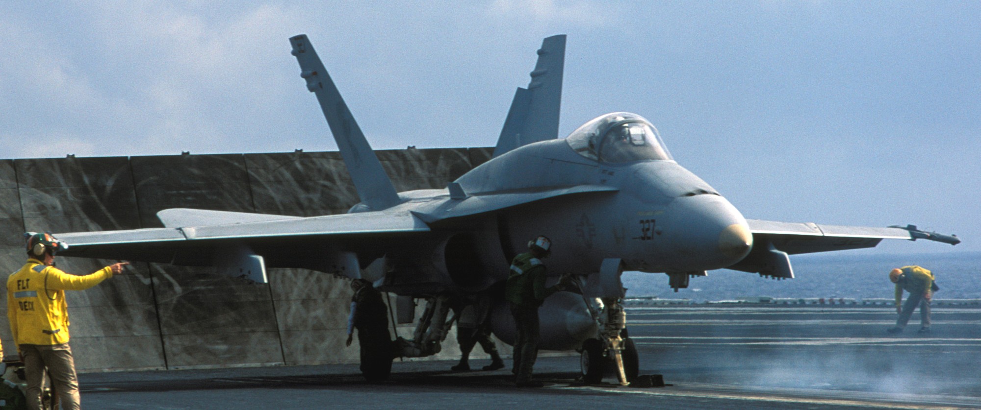 vfa-106 gladiators strike fighter squadron f/a-18c hornet uss john f. kennedy 1995 98