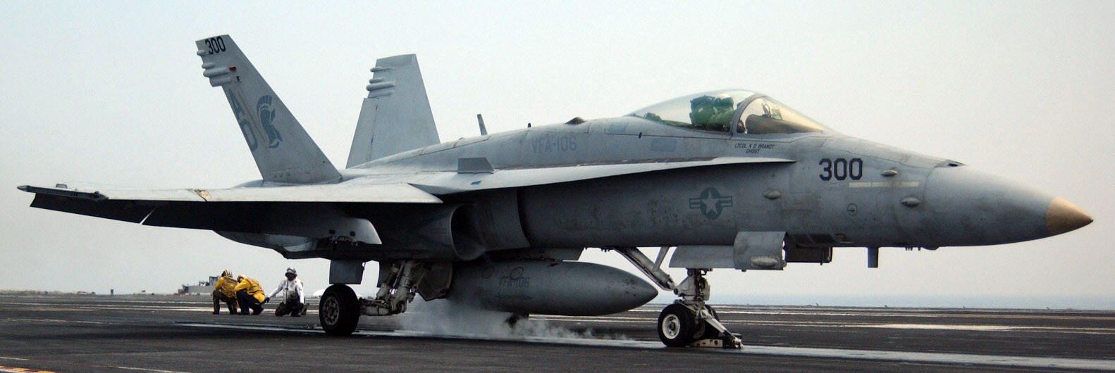 vfa-106 gladiators strike fighter squadron f/a-18c hornet 100