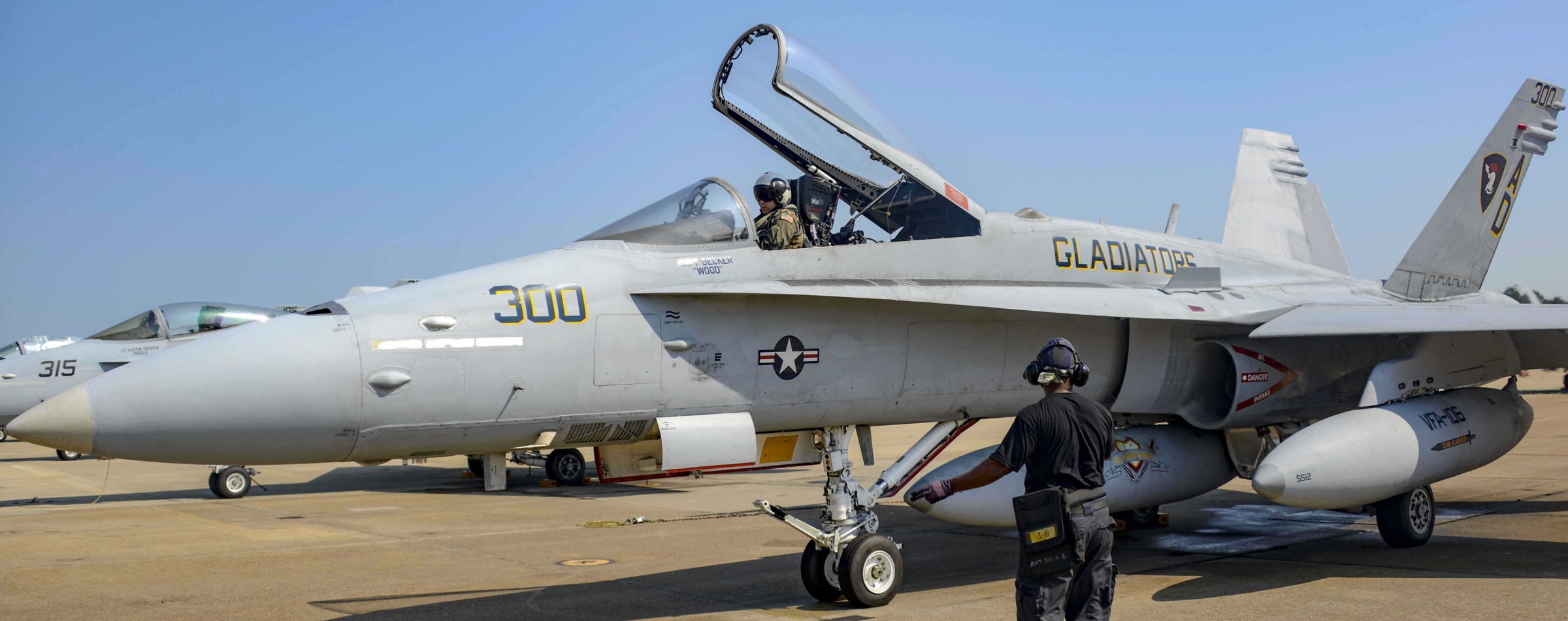 vfa-106 gladiators strike fighter squadron f/a-18c hornet final flight 2019