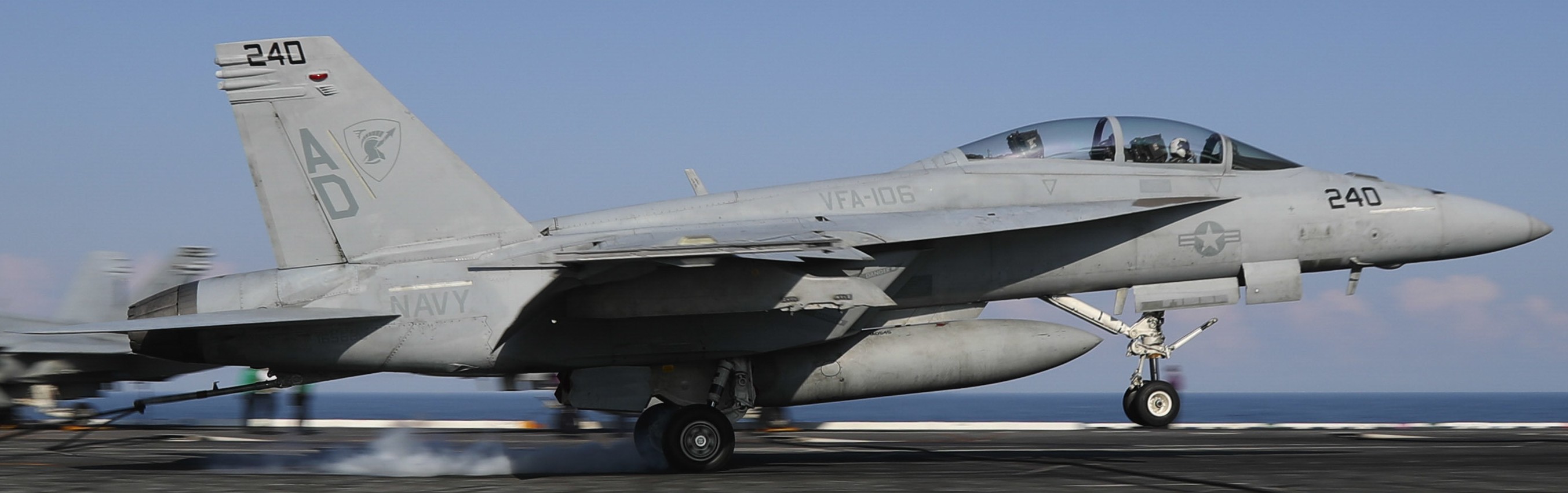 vfa-106 gladiators strike fighter squadron f/a-18f super hornet cvn-72 uss abraham lincoln 132