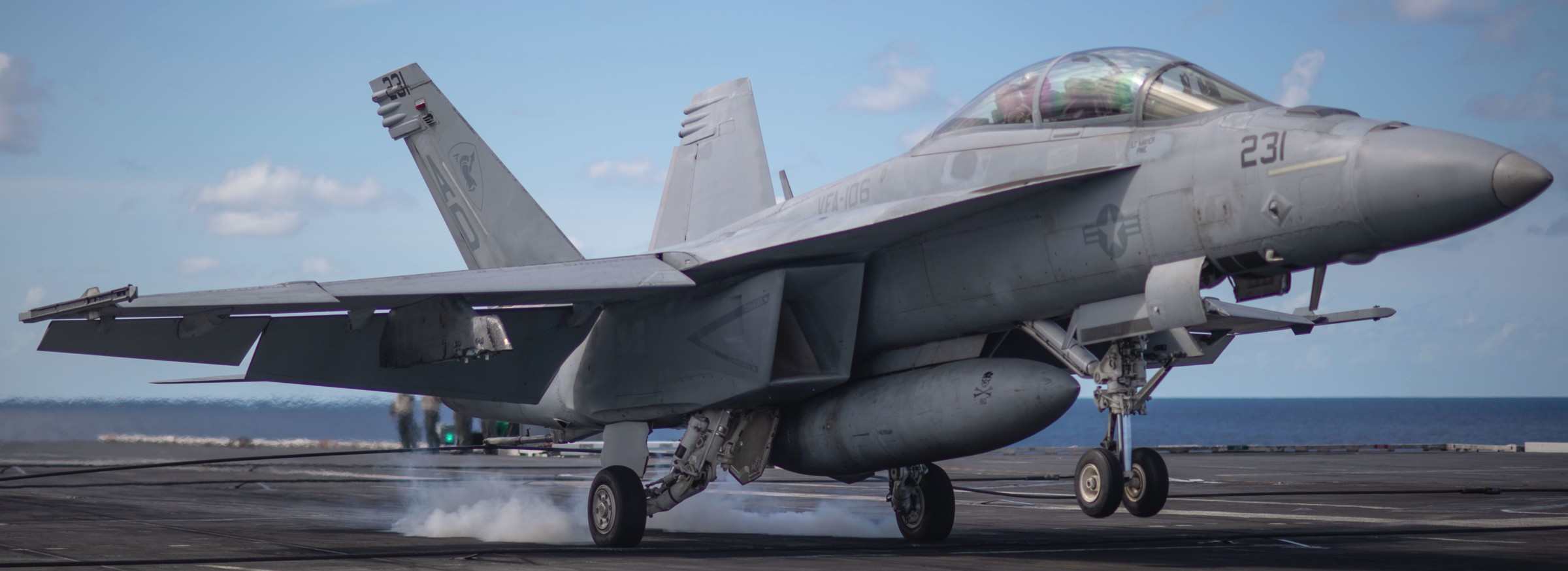 vfa-106 gladiators strike fighter squadron f/a-18f super hornet 147