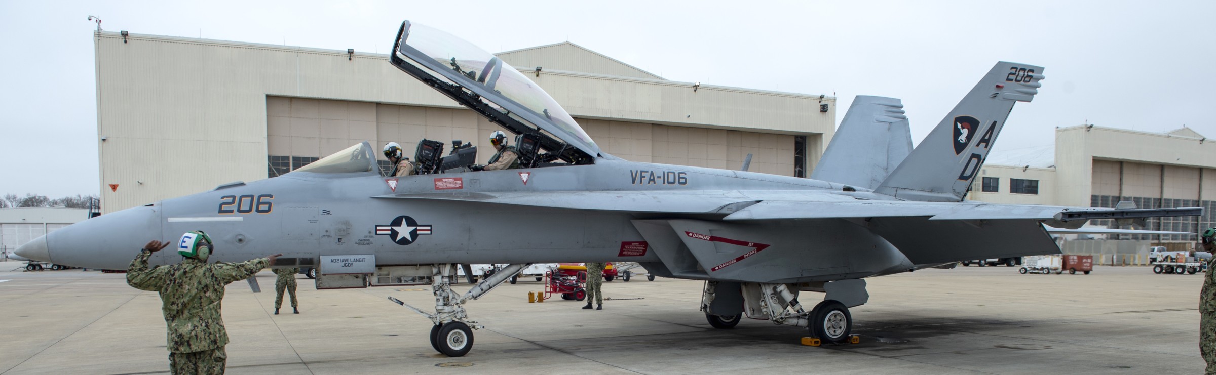 vfa-106 gladiators strike fighter squadron f/a-18f super hornet nas oceana 148