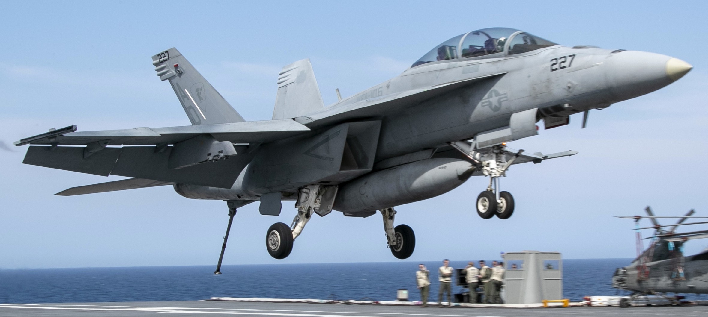 vfa-106 gladiators strike fighter squadron f/a-18f super hornet 152