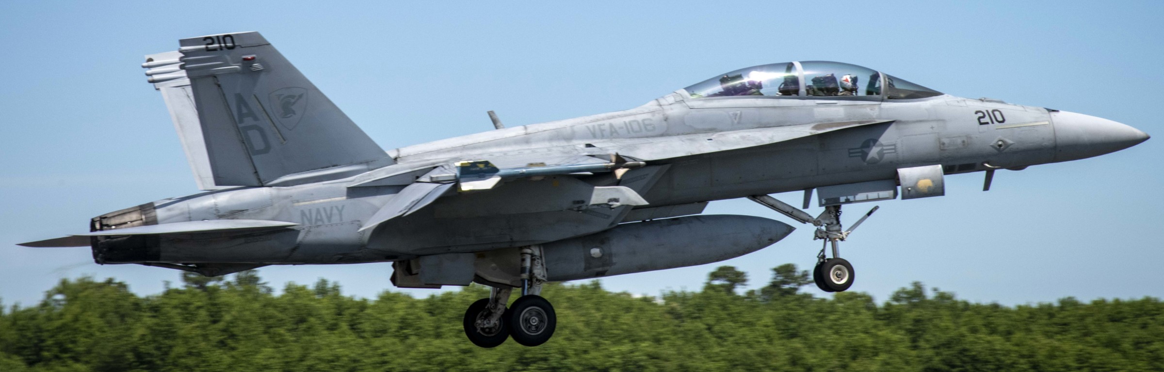 vfa-106 gladiators strike fighter squadron f/a-18f super hornet nas oceana 158