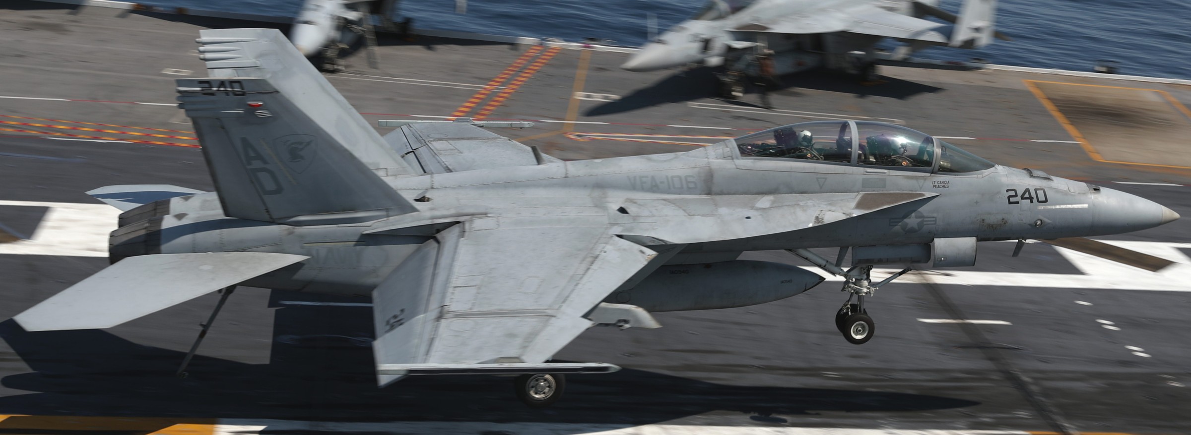 vfa-106 gladiators strike fighter squadron f/a-18f super hornet 165