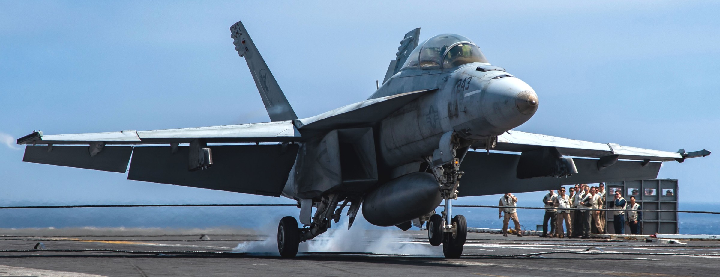 vfa-106 gladiators strike fighter squadron f/a-18f super hornet uss nimitz 179