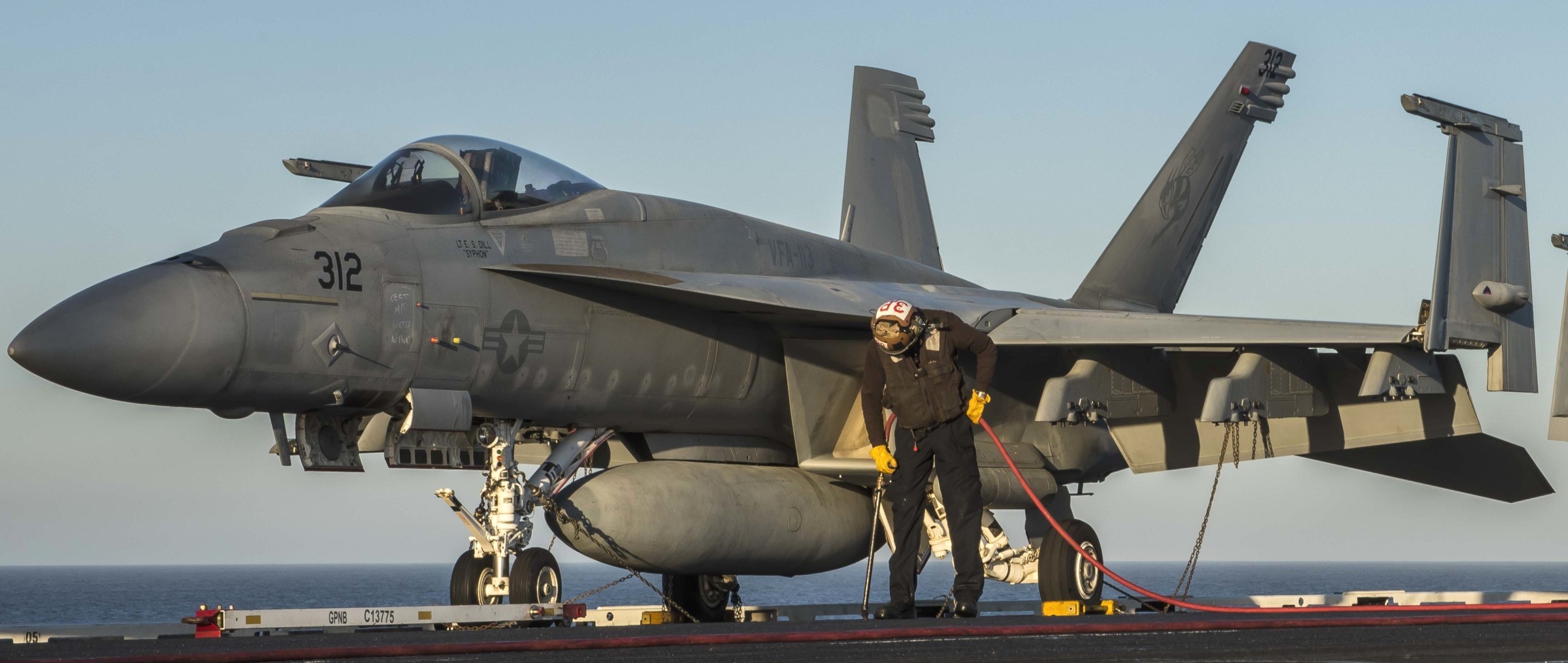 vfa-113 stingers strike fighter squadron f/a-18e super hornet cvw-17 cvn-71 uss theodore roosevelt 133