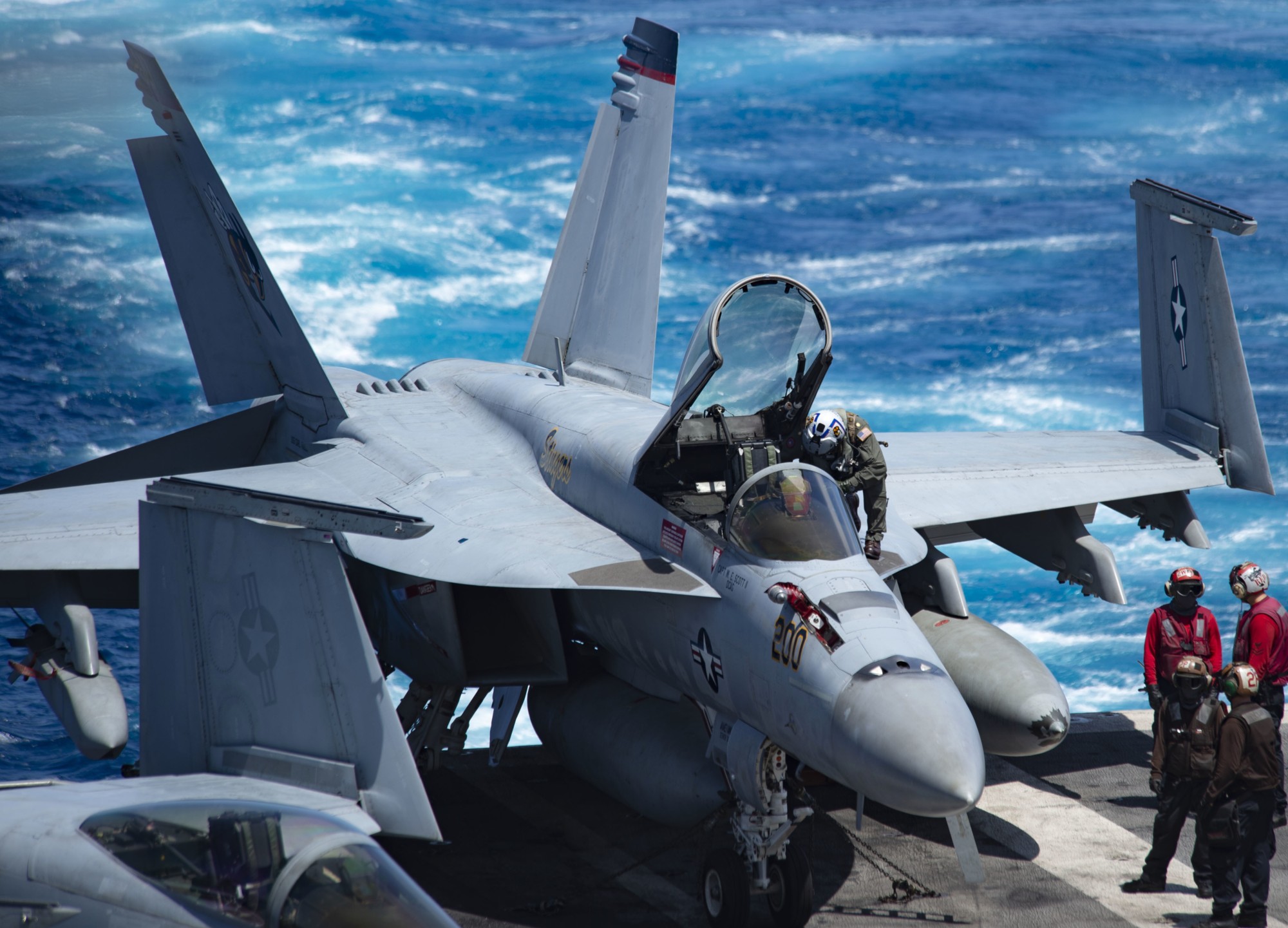 vfa-113 stingers strike fighter squadron f/a-18e super hornet cvw-2 cvn-70 uss carl vinson 154