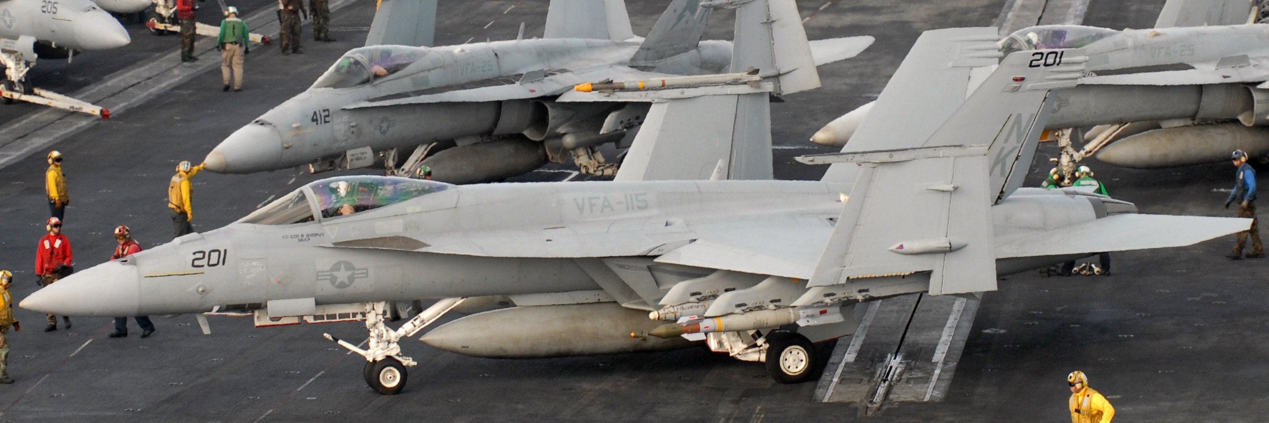 vfa-115 eagles strike fighter squadron f/a-18e super hornet cvw-14 cvn-76 uss ronald reagan 2009 81