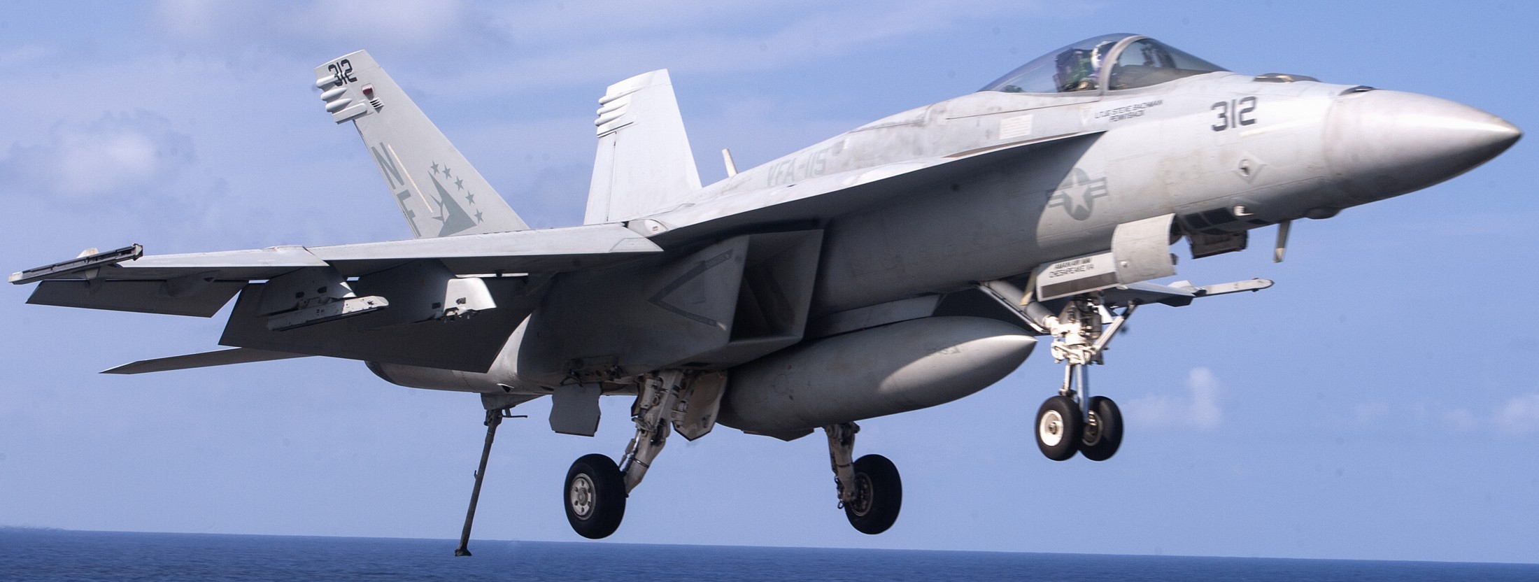 vfa-115 eagles strike fighter squadron f/a-18e super hornet cvw-5 cvn-76 uss ronald reagan 89