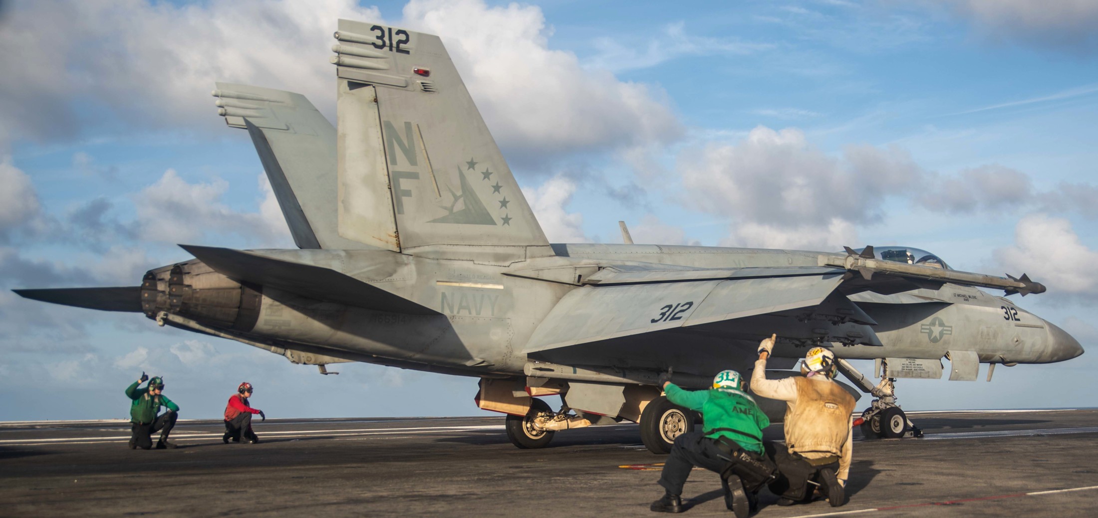 vfa-115 eagles strike fighter squadron f/a-18e super hornet cvw-5 cvn-76 uss ronald reagan 131