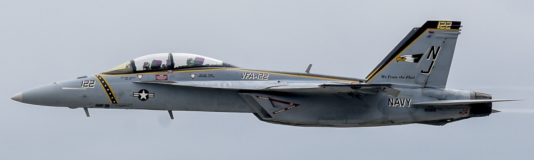 vfa-122 flying eagles strike fighter squadron f/a-18f super hornet 68