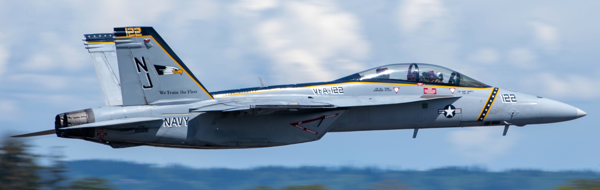 vfa-122 flying eagles strike fighter squadron f/a-18f super hornet hillsboro oregon air show 2022 70