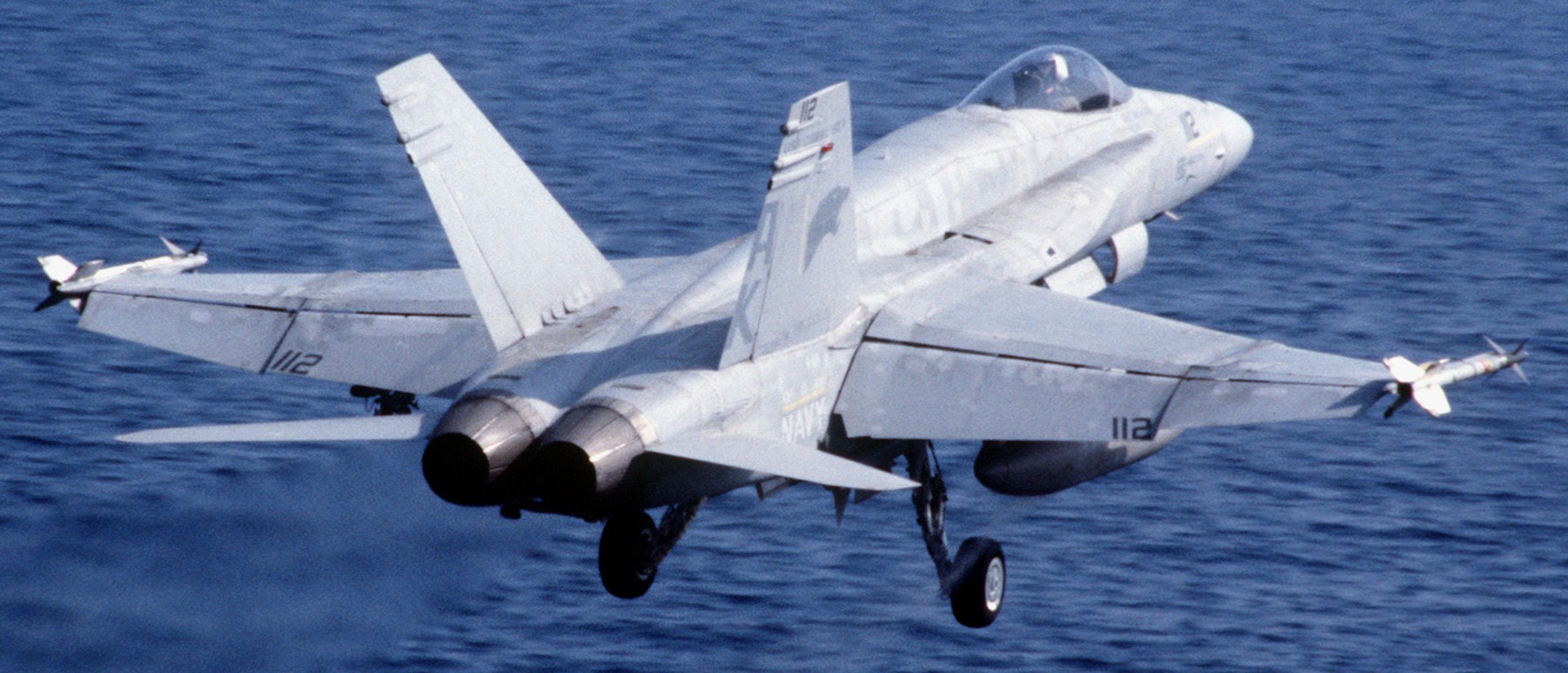 vfa-131 wildcats strike fighter squadron f/a-18a hornet cvw-13 cv-43 uss coral sea 142