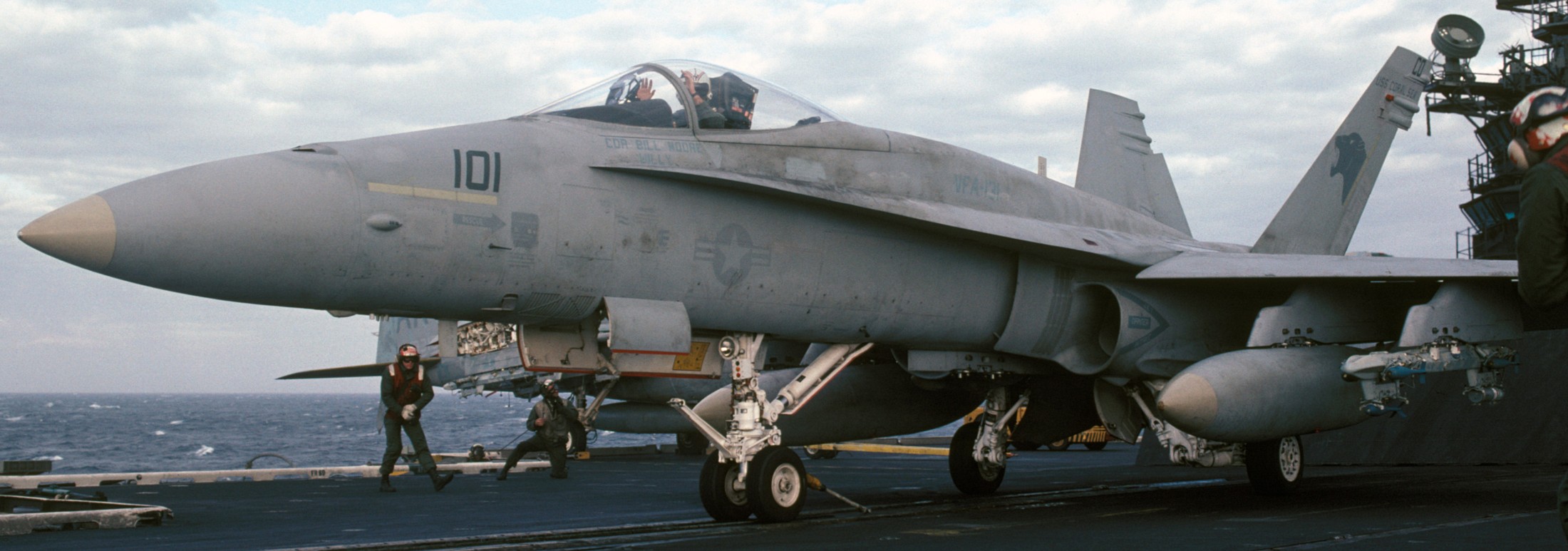 vfa-131 wildcats strike fighter squadron f/a-18a hornet cvw-13 cv-43 uss coral sea 1986 144