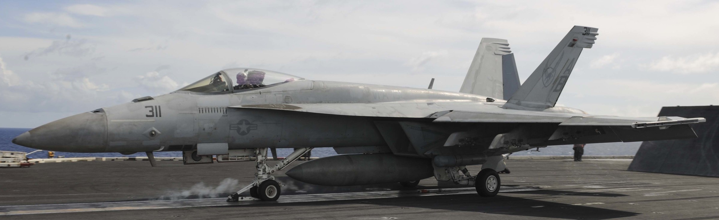 vfa-136 knighthawks strike fighter squadron f/a-18e super hornet cvw-1 cvn-71 uss theodore roosevelt 139